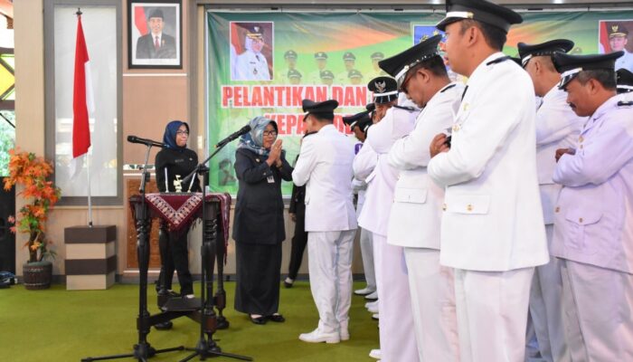 Usai Lantik, Bupati Tegal Minta Kades Ambil Peran Ini