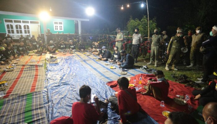 Satpol PP Kabupaten Tegal Bubarkan Acara  Halal Bihalal Komunitas Pesepeda