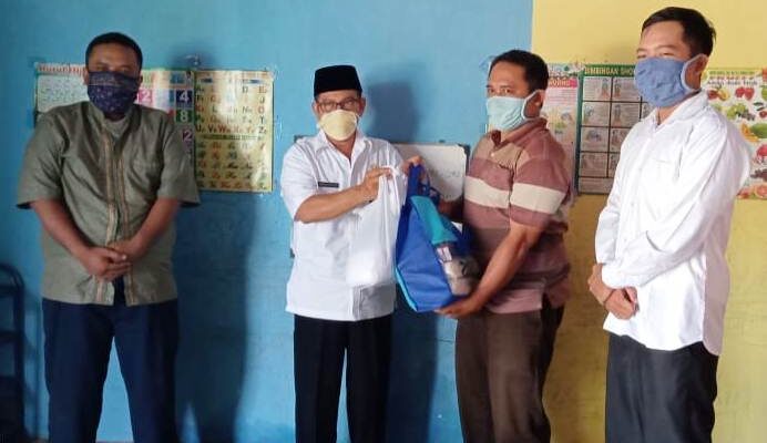 Guru Honorer di Kabupaten Tegal dapat Bantuan Sembako