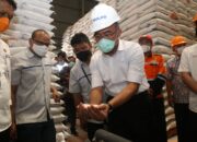 Menteri Muhadjir Minta Stok Beras di Gudang Bulog Dihabiskan