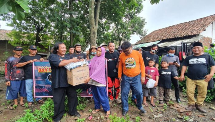 Komunitas Offroad Bregas Bantu Korban Banjir di Kecamatan Warureja