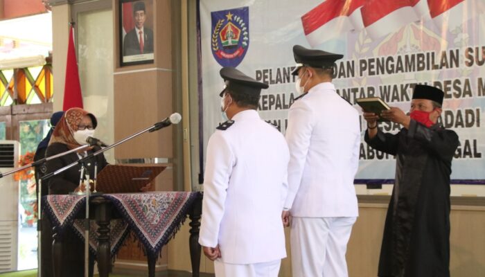 Lantik Kades PAW Mejasem Barat dan Suradadi, Ini Pesan Bupati Tegal