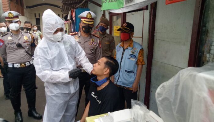 Polda Metro Jaya Lakukan Swab Antigen Gratis Kepada Pemudik yang Kembali Jakarta