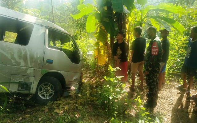 Mobil Elf Terjun ke Jurang di Bantarkawung Brebes, Sopir Tewas dan Empat Penumpang Luka-luka