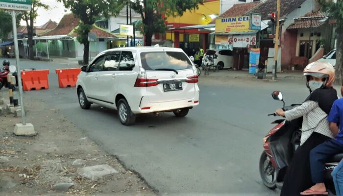 Tekan Pergerakan Warga, 13 Ruas Jalan di Kabupaten Tegal Ditutup