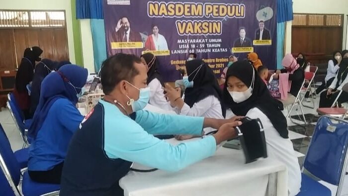 Partai Nasdem Turut Bantu Percepatan Vaksinasi Covid-19 di Brebes