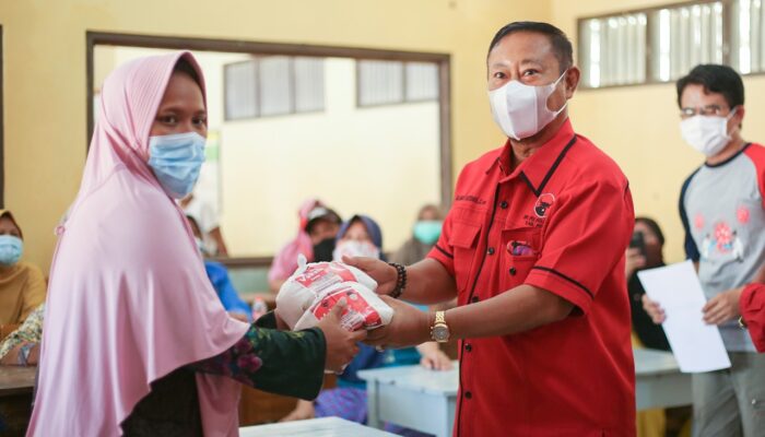 Seribu Warga Desa Larangan Mendapat Vaksinasi Covid-19