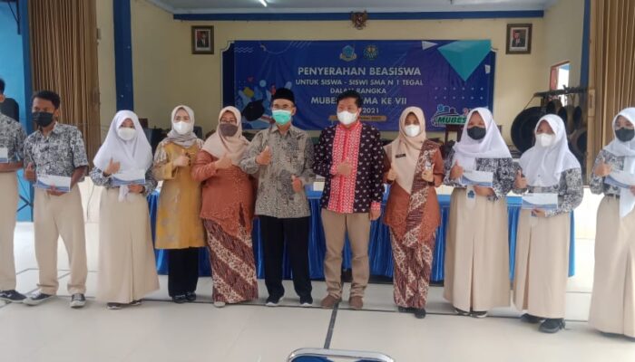 Puluhan Pelajar SMA N 1 Kota Tegal dapat Beasiswa