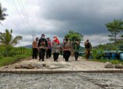 Bupati Tegal Tinjau Pekerjaan Konstruksi Jalan Beton Ruas Jejeg-Cenggini