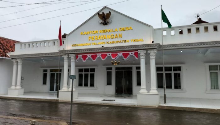 Keren, Kantor Pemdes Pesayangan Tegal Mirip Istana Negara