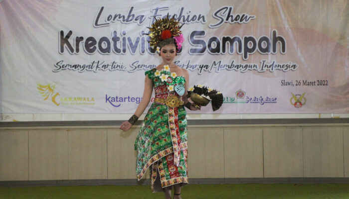 Unik! Kartini Katar Kab. Tegal Gelar Lomba Fashion Show Daur Ulang Sampah