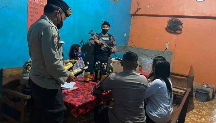 Jelang Ramadhan Polres Brebes Gelar Operasi Pekat, Ratusan Botol Miras Disita