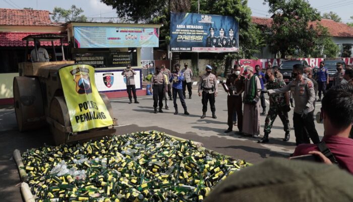 Polres Pemalang Musnahkan Ribuan Miras dan Obat Keras Hasil Penindakan Pekat