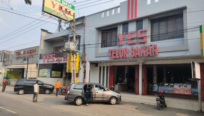 Hadapi Mudik Lebaran, Pemilik Toko Oleh-oleh Tambah Stok Telor Asin