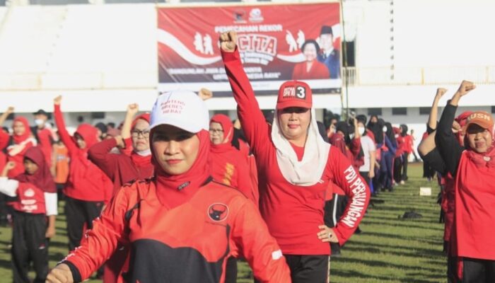 Ribuan Warga Ikut Senam Sicita di Stadion Karangbirahi Brebes