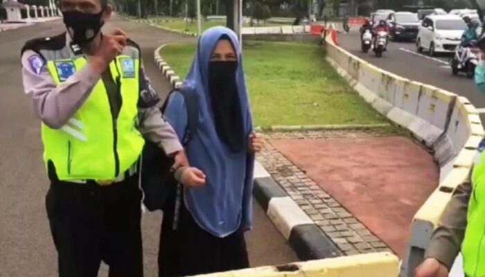 Mimpi Masuk Surga, Alasan Wanita Bawa Pistol dan Coba Terobos Istana Negara