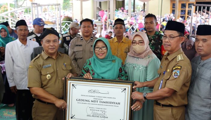 Bupati Umi Resmikan Madrasah Diniyah Tahmidiyah Rembul