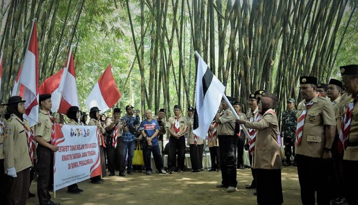 Bupati Tegal Terima Kontingen Estafet Tunas Kelapa Kwarcab Brebes