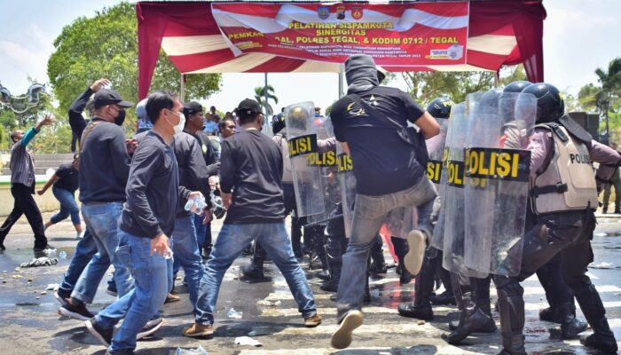 Jelang Pilkades Serentak, Polres Tegal Gelar Simulasi Sispamkota