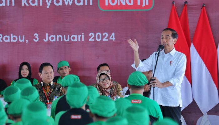 Presiden Jokowi Salurkan Bantuan Perdana Beras Cadangan Pemerintah Tahun 2024