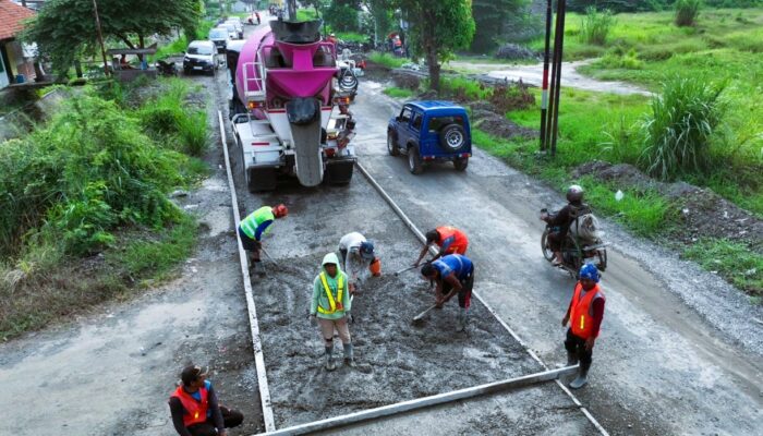 Realisasi Pekerjaan Rigid Beton Ruas Jalan Semboja-Randusari 70,8 Persen