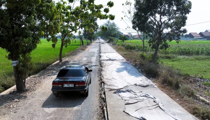 Pekerjaan Pengecoran Jalan Ruas Balamoa-Bader Capai 57 Persen