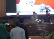 Rapat Paripurna  Membahas  Tiga Agenda