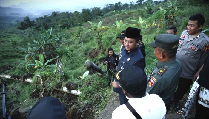 Longsor di Sumbaga Memutus Aliran Pipa Air Bersih PDAB Jateng dan PDAM Kota Tegal