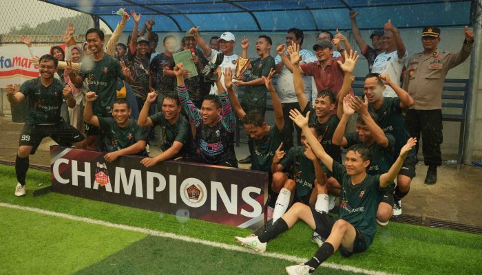 Tim Mini Soccer Dinas Kesehatan Rebut Piala Bupati Tegal 2025