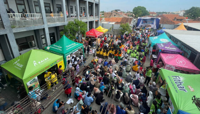 12 Ribu Peserta Ramaikan Fun Walk Gebyar Milad Tegal Muhammadiyah University