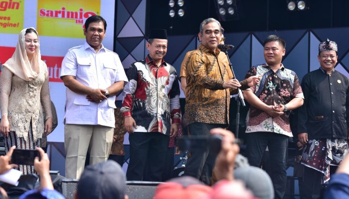 Bupati dan Wakil Bupati Tegal Hadiri Festival Bawang Merah 2025