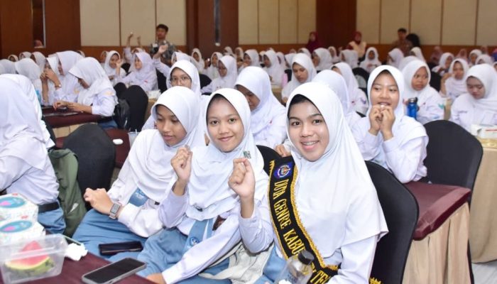 Cegah Stunting, Ratusan Remaja Putri Serentak Minum Tablet Penambah Darah