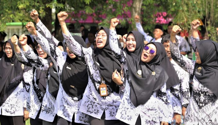 Mulai 2026, Guru Honorer akan Menerima Insentif Sebesar Rp400 Ribu.