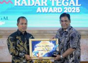 Bupati Tegal Raih Penghargaan Nugraha Karya Abdi Prasarana