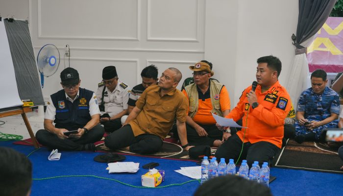 Bupati Tegal Dampingi Gubernur Jateng Tinjau Bencana Tanah Bergerak di Desa Padasari