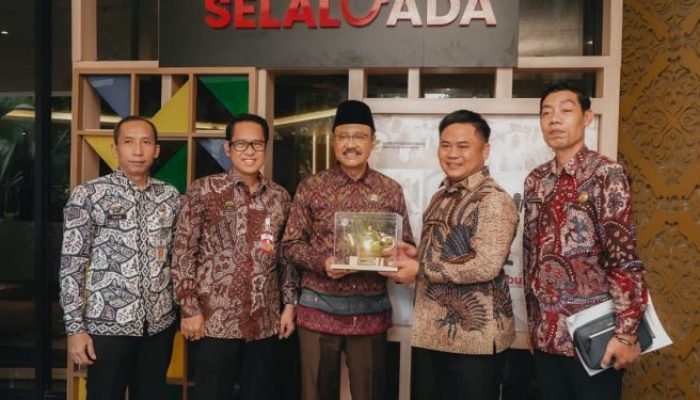 Pemkab Tegal Dorong Percepatan Pembangunan Sekolah Rakyat, Bupati Hadiri Audiensi dengan Menteri Sosial