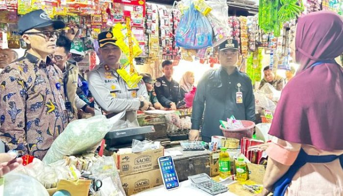Kawal Stabilitas Harga Sembako, Bupati Tegal Turun Langsung Pantau Pasar