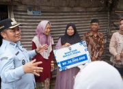 Tindak Lanjut Tilik Desa, Bupati Tegal Salurkan Bantuan Perbaikan RTLH di Margasari