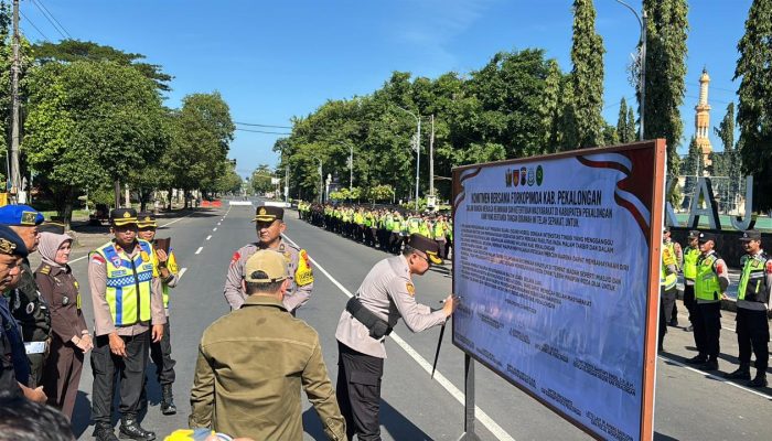 Kapolres Pekalongan dan Forkopimda Teken Komitmen Bersama Jaga Kamtibmas Jelang Idul Fitri 1447 H