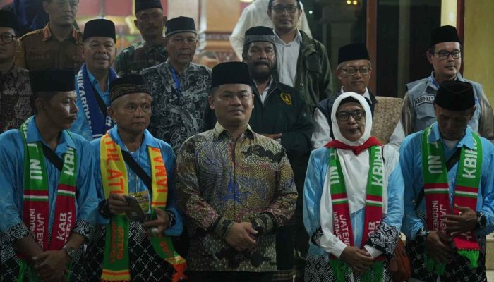 360 Calon Jemaah Haji Kloter 1 Kabupaten Tegal Diberangkatkan ke Asrama Haji