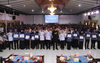 Pemkot Tegal Lantik PNS dan Serahkan Berbagai SK Kepegawaian