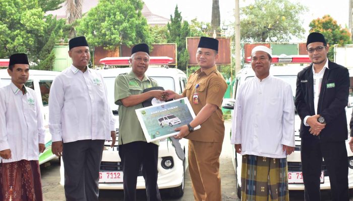 Pemkab Tegal Serahkan Tujuh Ambulans, Perkuat Akses Layanan Kesehatan Warga