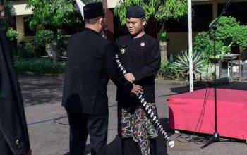 Bupati Tegal Serahkan Tombak Kyai Plered ke Keturunan Ki Gede Sebayu, Kirab Budaya Hari Jadi ke-425 Resmi Bergulir