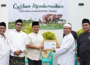 Bupati Ischak Ikut Berkurban Sapi, Berharap Distribusi Daging Tepat Sasaran