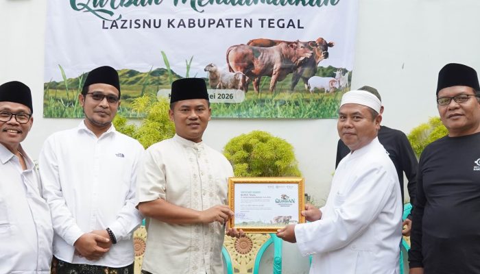 Bupati Ischak Ikut Berkurban Sapi, Berharap Distribusi Daging Tepat Sasaran
