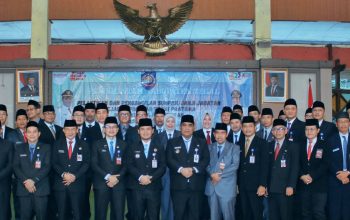 Lantik Tujuh Pejabat Tinggi Pratama, Bupati Ischak Tegaskan Penerapan Merit Sistem