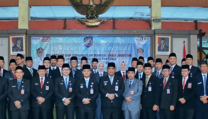 Lantik Tujuh Pejabat Tinggi Pratama, Bupati Ischak Tegaskan Penerapan Merit Sistem