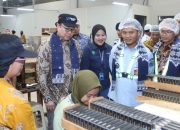 Bupati Tegal Salurkan BLT DBHCHT Rp1,78 Miliar untuk Ribuan Buruh Rokok dan Petani Tembakau