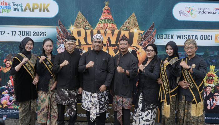 Ruwat Bumi Guci 2026, Wabup Tegal Ajak Masyarakat Perkuat Gotong Royong dan Jaga Kelestarian Lingkungan
