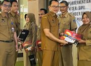 Pemkab Tegal Pastikan Hak Pensiun 70 PNS Terpenuhi, Sekda Serahkan SK Purna Tugas